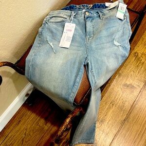 New Seven 7 Lady Stone Wash Distressed Premium Jeans High Waisted Rise Straight!